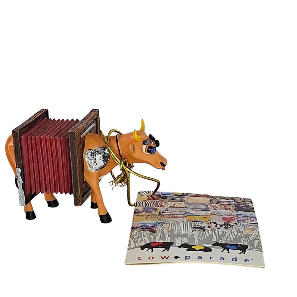 Cow Parade Mini Moo Cow Cam Figurine With Tage #23126